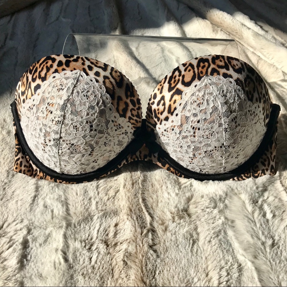 Victoria Secret Very Sexy Strapless Push-up Bra